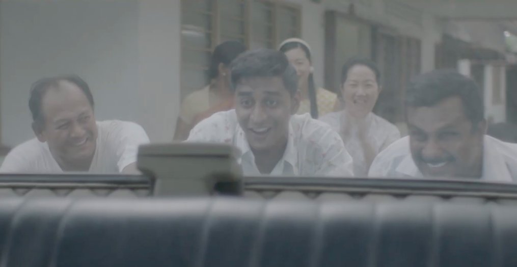 asiaonecom's tweet photo. #TanglinCh5 director Don Aravind portrays how different races rallied together to help an Indian man win over a Chinese lady's father.
Watch the launch of #MerdekaGeneration films on https://t.co/6cKrmW8jKn https://t.co/HfJeKrLCMS