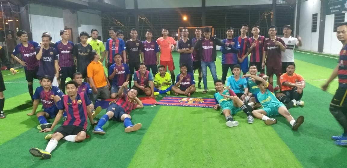 INDOBARCA_BATAM's tweet photo. Dokumentasi #Funfutsal dan Open Membership Selasa, 29 Januari 2019 di Akutahu Futsal, Sei. Panas. Selalu kompak ya gaes :) #ForcaBarca #Indobarca #DNAindobarca #MembershipIndobarca #IndobarcaBatam #IBBTM #Cules #Angel #Batam #Fcb #FcBarcelona https://t.co/k6T3mXznTn