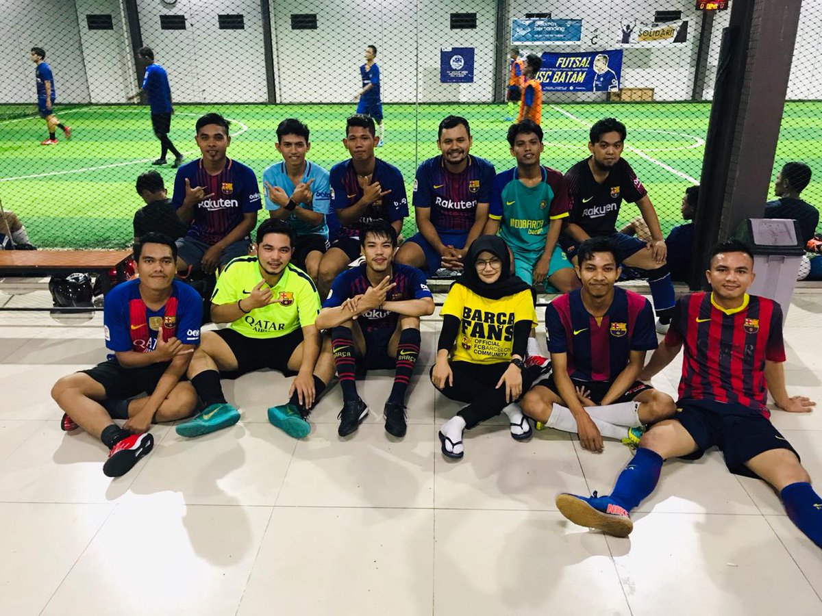INDOBARCA_BATAM's tweet photo. Dokumentasi #Funfutsal dan Open Membership Selasa, 29 Januari 2019 di Akutahu Futsal, Sei. Panas. Selalu kompak ya gaes :) #ForcaBarca #Indobarca #DNAindobarca #MembershipIndobarca #IndobarcaBatam #IBBTM #Cules #Angel #Batam #Fcb #FcBarcelona https://t.co/k6T3mXznTn