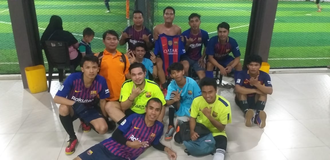 INDOBARCA_BATAM's tweet photo. Dokumentasi #Funfutsal dan Open Membership Selasa, 29 Januari 2019 di Akutahu Futsal, Sei. Panas. Selalu kompak ya gaes :) #ForcaBarca #Indobarca #DNAindobarca #MembershipIndobarca #IndobarcaBatam #IBBTM #Cules #Angel #Batam #Fcb #FcBarcelona https://t.co/k6T3mXznTn