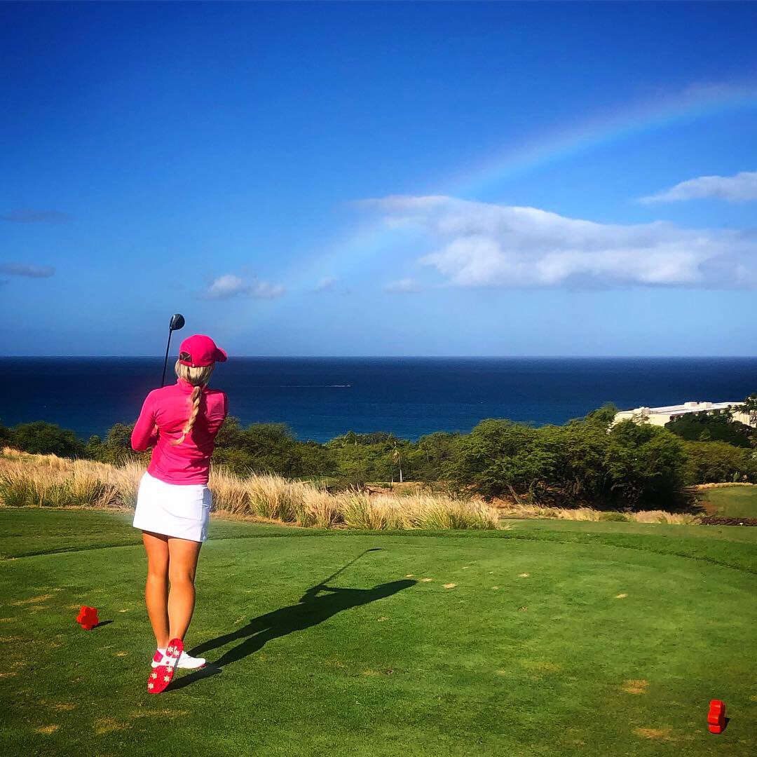 🌈🏌🏼‍♀️Swinging over the rainbow today in the @acehardware #AceShootout Celebrity Pro-Am 🌴⛳️🌸 This view was SO stunning❤️ #Hawaii •
—> instagram.com/p/BtPlWelhWXX/…