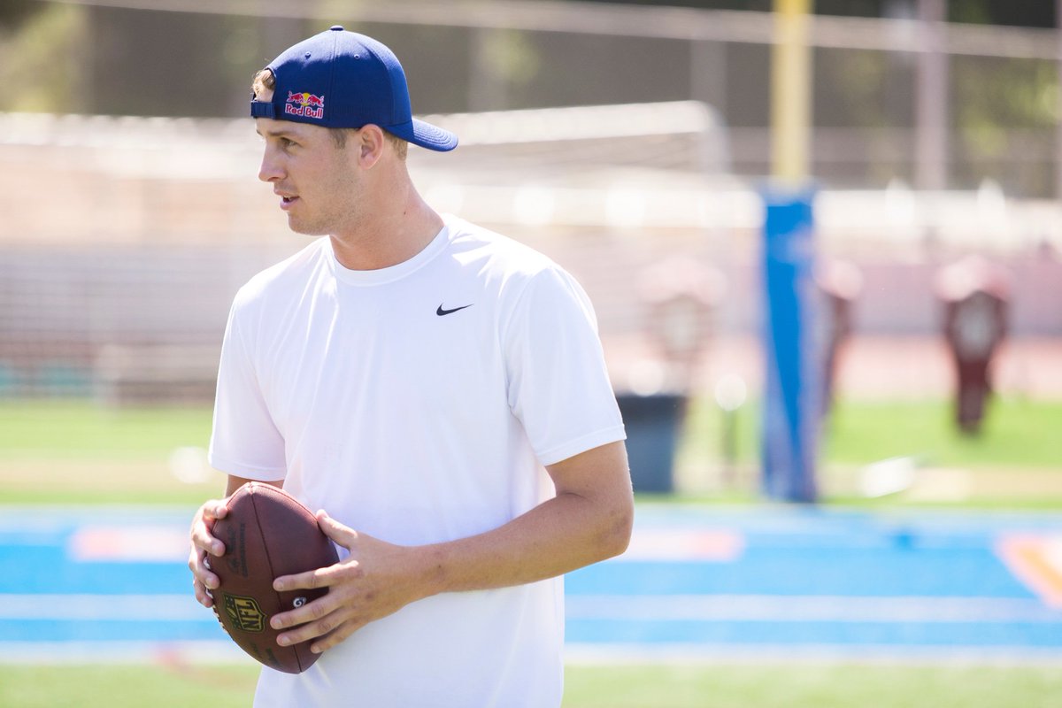JaredGoff16's tweet photo. Appreciate all the support from my @redbull team this season! Thank you! #givesyouwings #SBLIII https://t.co/KAc8AKgi1S