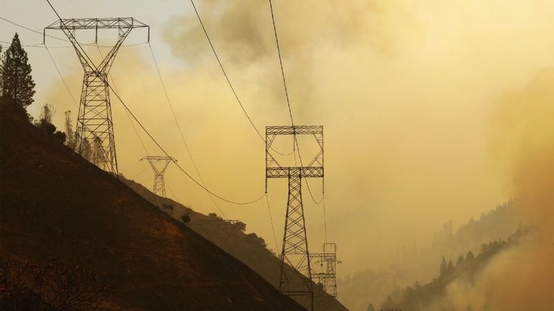 California utility equipment sparked more than 2,000 fires in over three years lat.ms/2B9IuCT