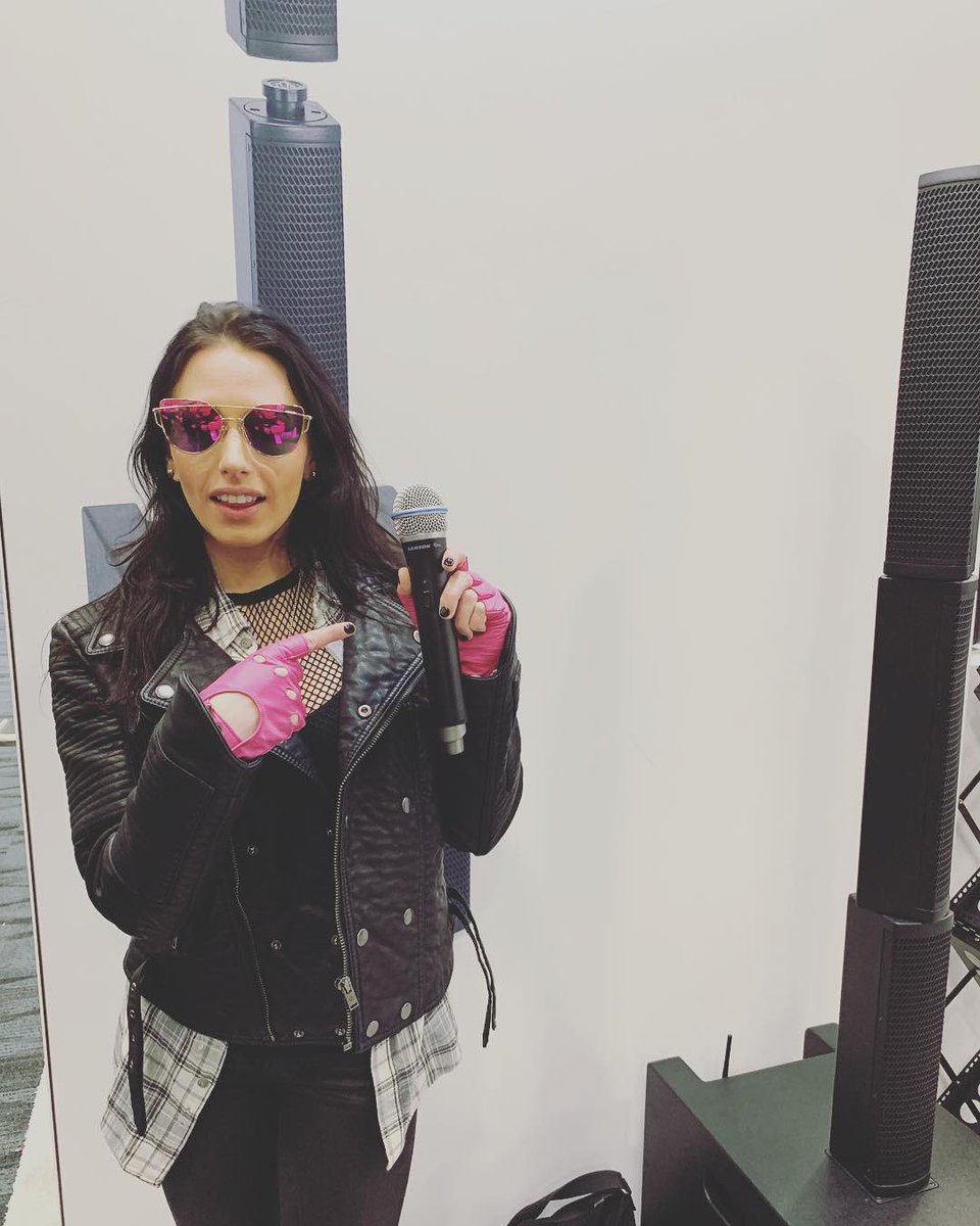 MayhemOfficial's tweet image. First stop at the #nammshow2019 was at @samsontech ! Thanks to Samson for always supporting me and for the fantastic microphones that I use and love. Ppl can go to their website and search their artist directory to see all the #samsontech gear I use! #q8x #q8 #Sponsored