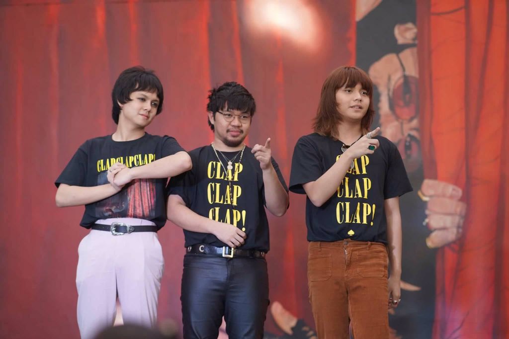 IVOSempire's tweet photo. No matter what happens, no matter what you do, no matter wherever you guys are, we will always be here to support you three! Congrats on the successful album and event!β€οΈ
#IVOSclapclapclap #IVOSAlbumSigning
@IVOFSPADES @zildbenitez @Bsilonga https://t.co/V0Y8MSON0e