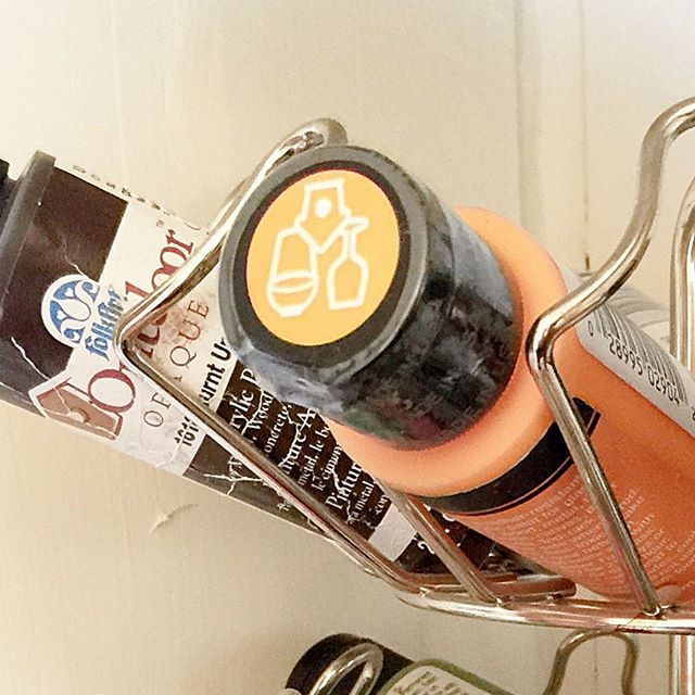 CountryDsgnStyl's tweet photo. Have you stopped using your k-cup type coffee machine? Don't toss your k-cup holder!!! Use it to hold little bottles of craft paint.
.
.
#organizing #declutter #organize #simplify #labeling #organized #decluttering #storage #purging #CreativeI… https://t.co/fgItVivOMr https://t.co/xKBeJsGMH1