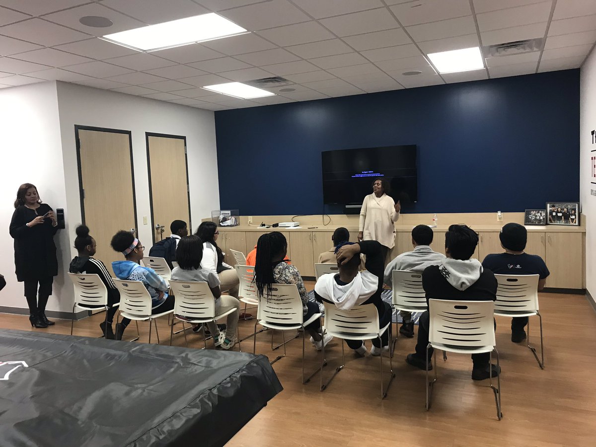 “There is soooo much scholarship money out there you just have to go after it” Thank you Dr Pamela WILLIAMS for coming out and sharing your resources. Glad to see ALL the parents and students that came out to learn more....#DebtFree #Scholarships #HoustonTexansTeenClub