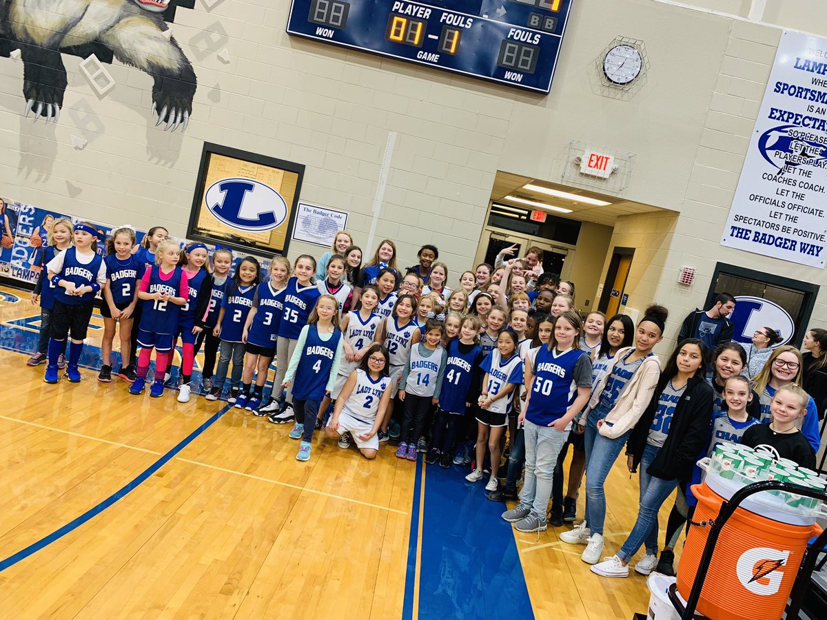 27-5!!🏀👊🏼The support this community shows is absolutely incredible! 

#LampasasProud  #GreatAtmosphere #BuildingAProgram #YouthNight