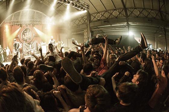 100 RTs and we will bring back <a href="/UNSILENTNIGHT/">UNSILENT NIGHT</a> before the end of 2019 😎