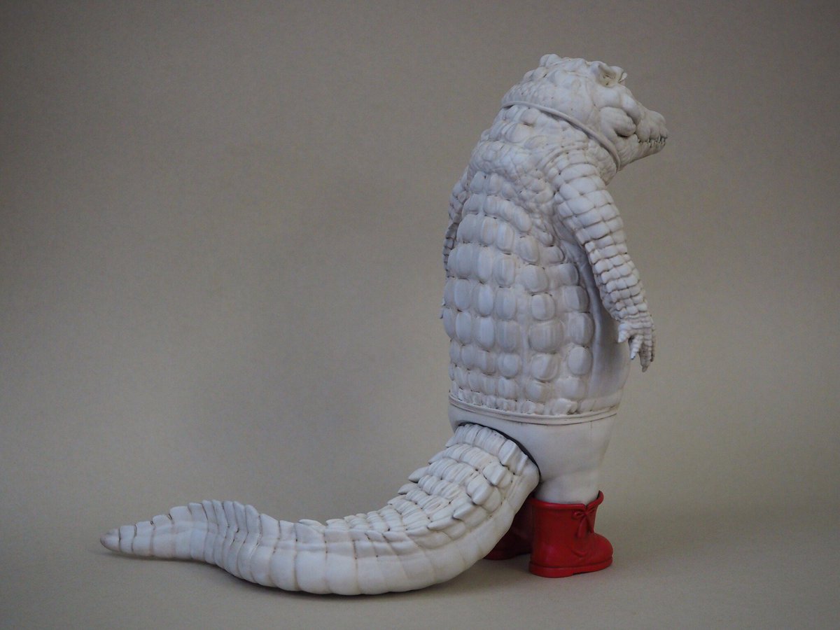 Yoshizo En Twitter 告知 世田谷文学館で開催中の ヒグチユウコ展circus にて 造形を担当した ワニ男 が展示されています 私が造形したワニにヒグチさん自らペン入れをした素晴らしい完成品を ぜひ会場でじっくりご覧ください