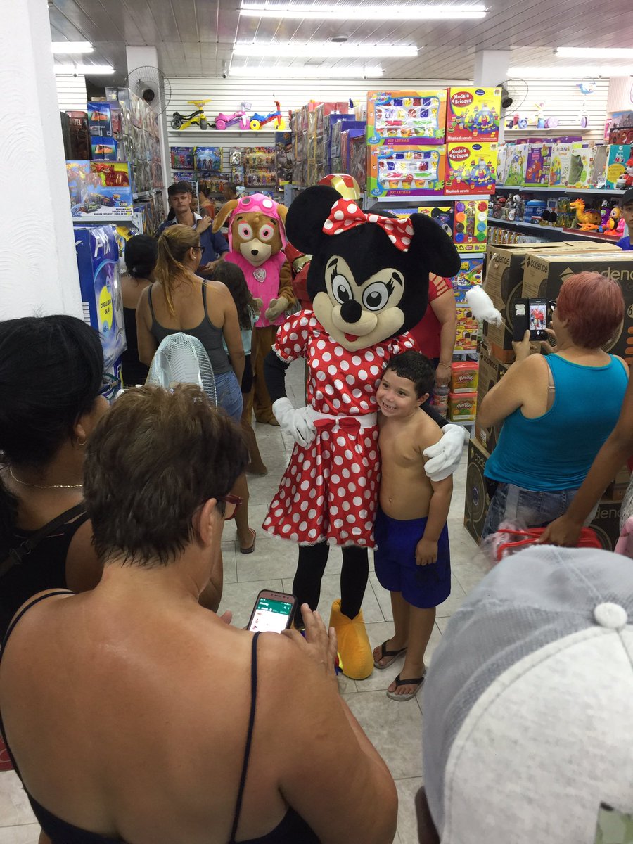 Personagem vivo 
Contato 98335-9732