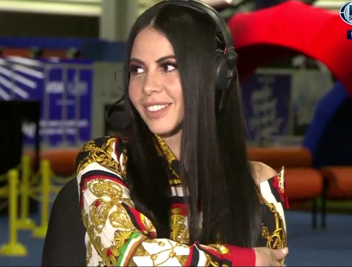 Charly_Monti's tweet photo. Feliz noche! 👍🌙✨🏈🖤👑😍😍😍😃😉 @jimenaofficial #InsideAtlanta https://t.co/MambAJZRLi