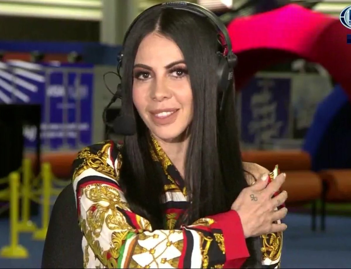 Charly_Monti's tweet photo. Feliz noche! 👍🌙✨🏈🖤👑😍😍😍😃😉 @jimenaofficial #InsideAtlanta https://t.co/MambAJZRLi