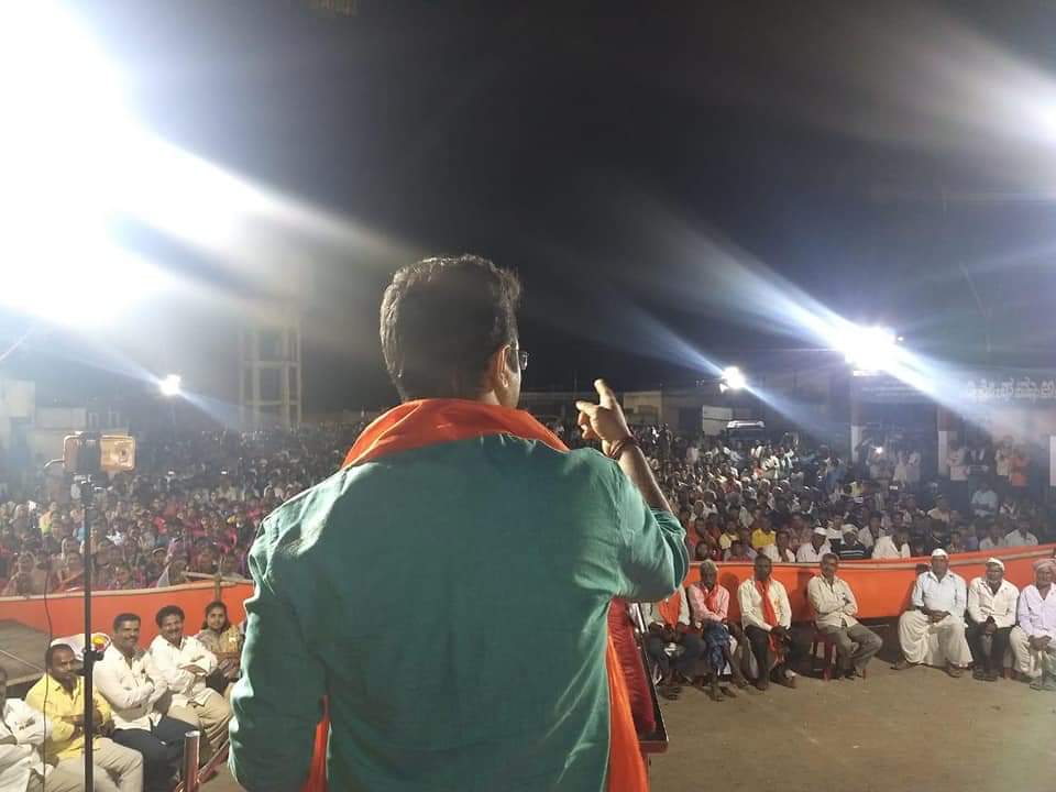 MaaBharath's tweet image. #TeamModi
Glimpses of Team Modi&apos;s event yesterday at Mantoor village of Hubballi.
People plunged to buy stickers of Narendra Modi ji.
Considerable number of women and youth audience was motivating for us.
Huge support for us for our #ModiDooth campaign from the youths of Mantoor.