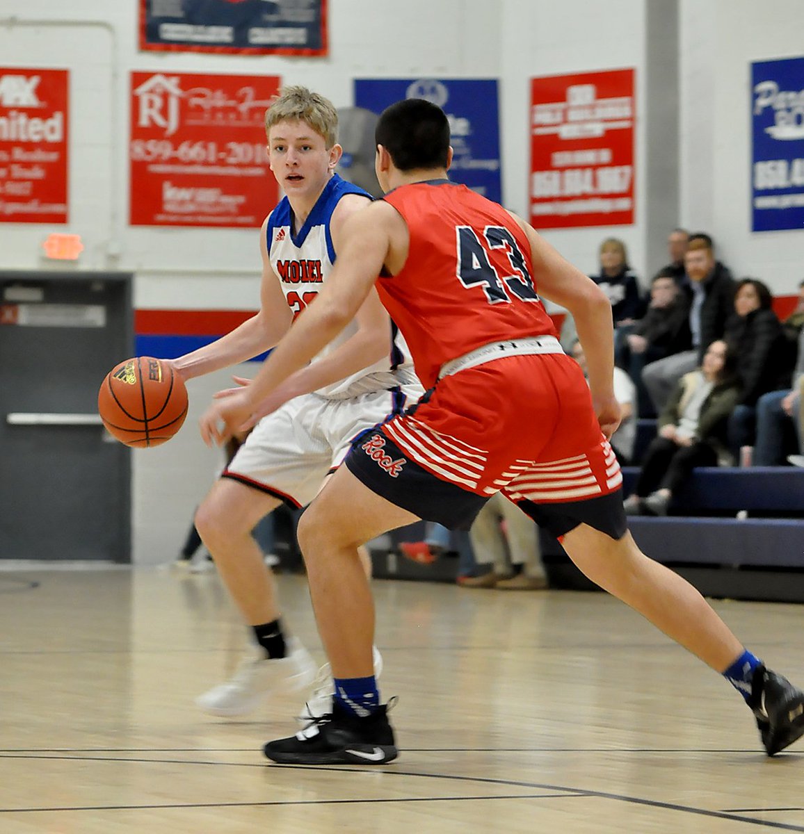 RichmondRsports's tweet image. HIGH SCHOOL BASKETBALL
Model 56, Rockcastle County 33
Adam Lewis - 29 pts, 6 rebs, 3 stls
Malik Johnson - 7 pts, 4 rebs, 5 stls
Chris Otieno - 5 pts
Francesco Zovi - 5 pts
Luke Keck, Taylor Hill, Ethan Bailey &amp;amp; John Bailey - 2 pts each
@ModelBasketball