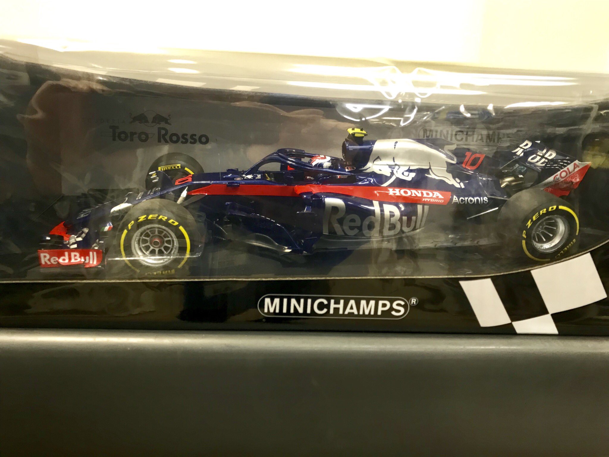 21特集 ガスリー Str13 トロロッソ スクーデリア ミニチャンプス 1 18 ミニカー 21特集 ガスリー Str13 トロロッソ スクーデリア ミニチャンプス 1 18 ミニカー