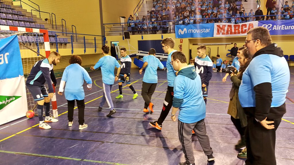 ClubInterFS's tweet photo. MEGACRACKS | La #GiraMovistarMegacracks fomentando la integración en el #deporte de los chicos y chicas de diversidad funcional de @AytoAdra potenciando la Responsabilidad Social de #MovistarInterFS junto a @FundlaCaixa 👏👏

#InteristaSoy https://t.co/ptpc7ByXgv