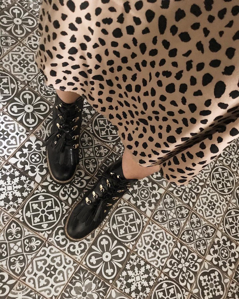 AsOneLFE's tweet photo. Utility meets glamour! Gorgeous prints and textures ⚡️⚡️captured by Sophie #LFfamily #printclash #ihavethisthingwithtiles 📸SophieNisbet https://t.co/2lmAzjvzkx