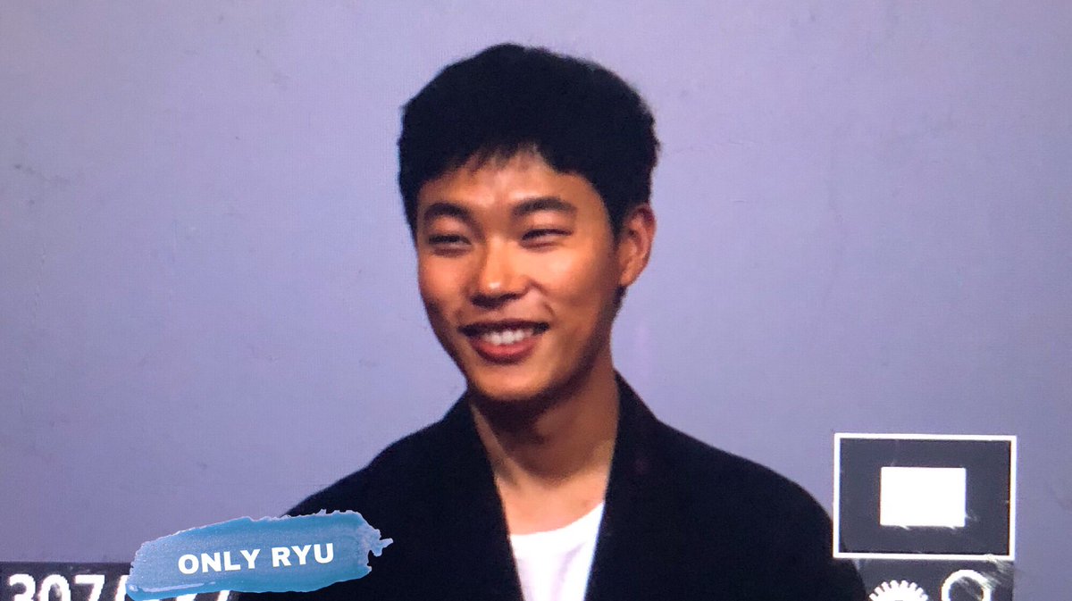 only_ryu0925's tweet photo. 190130 뺑반 무대인사 프리뷰
개봉일에 무대인사 처음 하는 척 해달라고 ㅋㅋㅋㅋㅋㅋㅋ 방긋 방긋 잘 웃어서 보기 좋아 ㅠ_ㅠ

#류준열 #뺑반 #무대인사 https://t.co/npkrSK7sm1