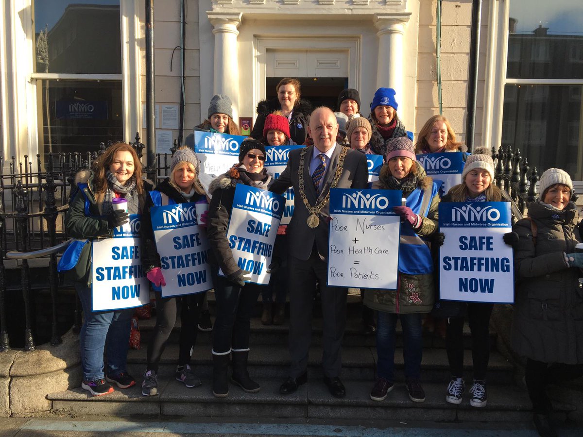 Temple Street nurses with Lord mayor @INMO_IRL @odwyercharlotte