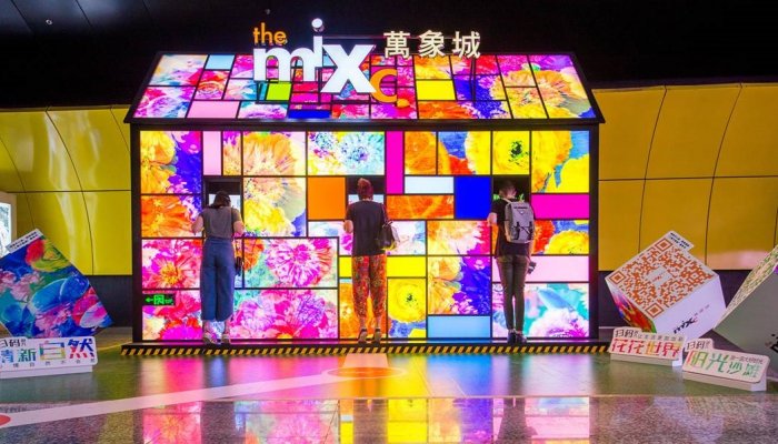 JCDecauxGlobal's tweet photo. Smells like #OOH: The Power of Scent in Advertising #JCDBlog #CreativeOOH https://t.co/hmJlmvP8SB https://t.co/NPhS3eEmyJ