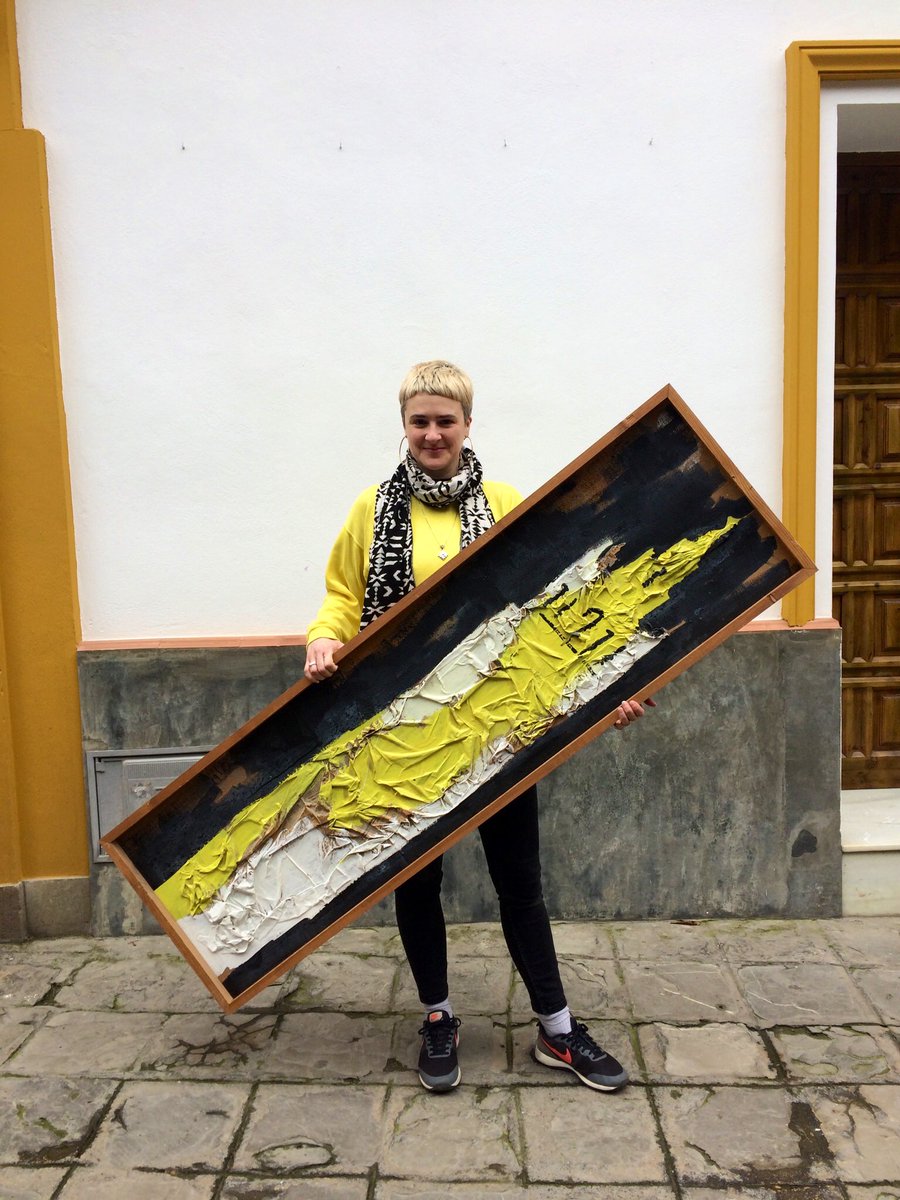emilykwarner's tweet photo. taking a @makeshiftspace approach to Art removals here in Sevilla // cambio de exhibicion en @museoamalio (colour matching not intentional) https://t.co/aXaNhM4mhR