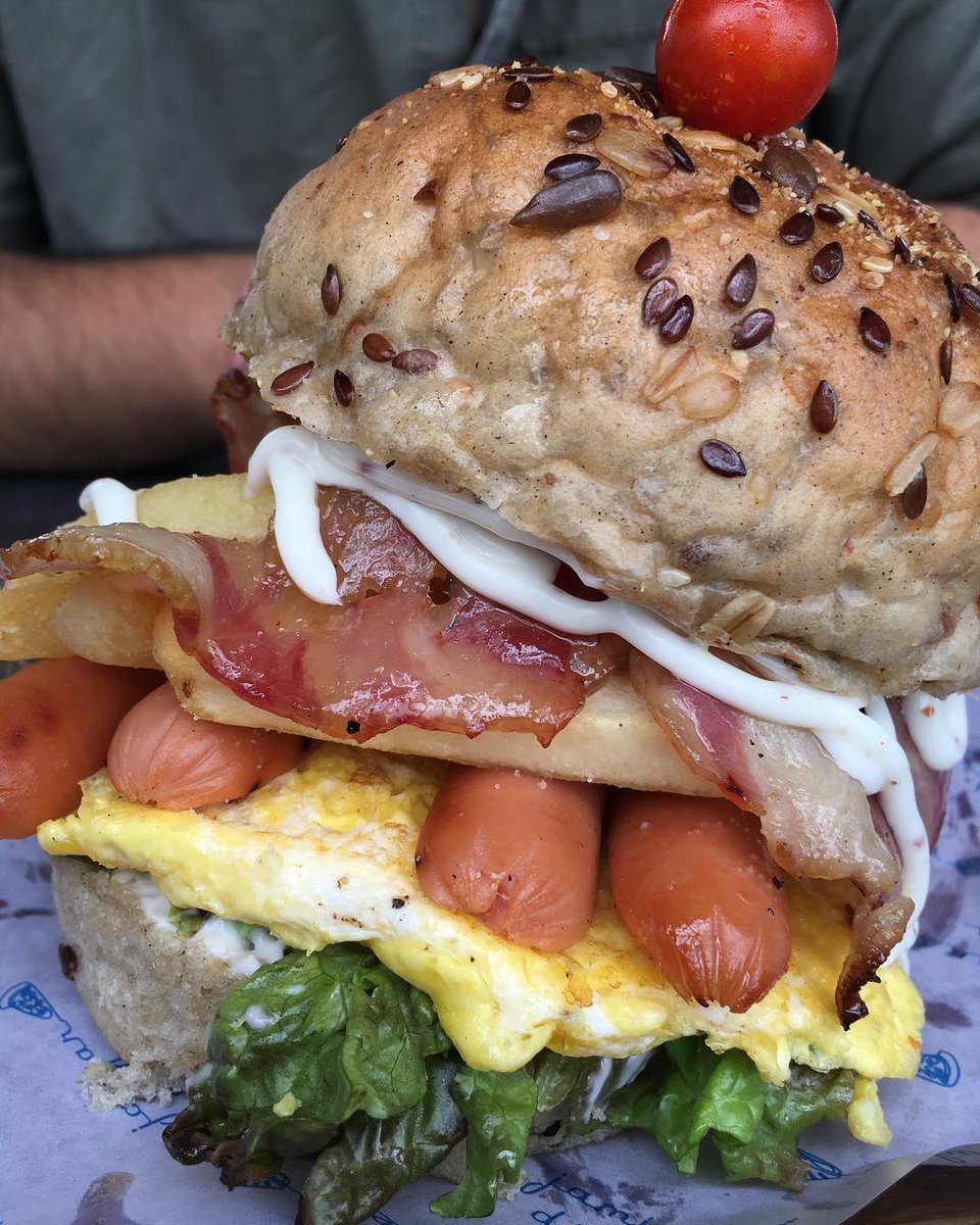 #Repost @thetoothsomesoul
.
Talk about burgers?
. 
Don’t miss this at #JamJarDiner 
Can’t wait to go back again and again just to bite into this ❤
.
#Burger #special #loveforfood #jjfamily #bandra #andheri #treat #happytime #foodies #foodlover #hungry