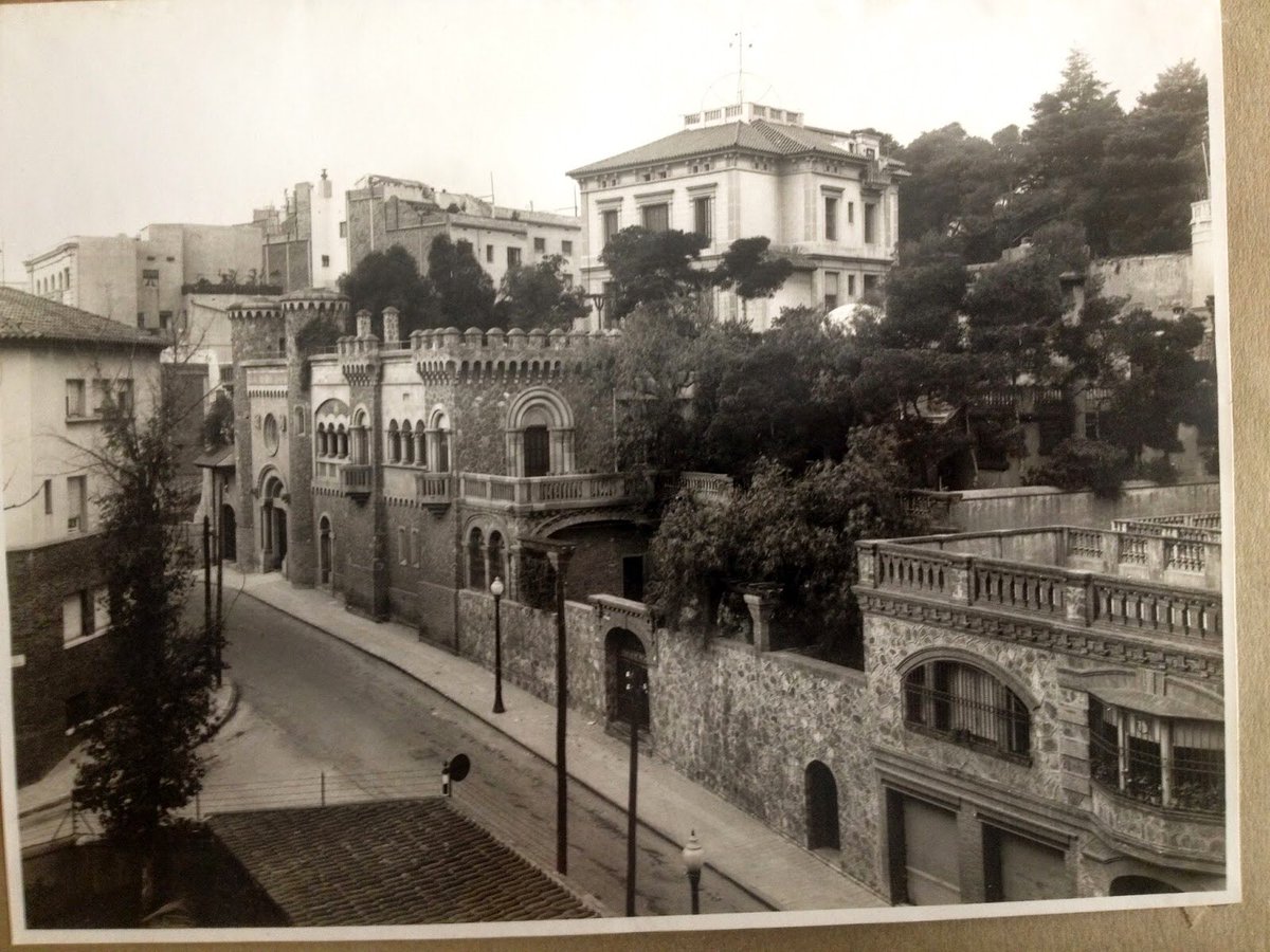 Criticartt's tweet photo. Avui és el dia de #MariaWard fundadora d l’escola de les monges alemanes d #Barcelona i us deixo aquí la #història dels 79 anys d’aquesta congregació a #Barcelona @mariaward @educaciocat @Bcn_SSTG https://t.co/CwXYa0GOZu https://t.co/LRw1xfhu1b