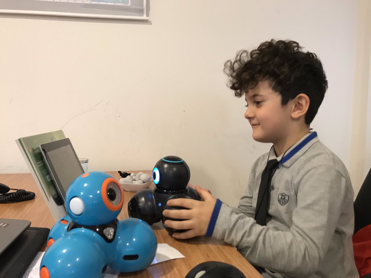 #dash #cue <a href="/WonderWorkshop/">Wonder Workshop</a> #education