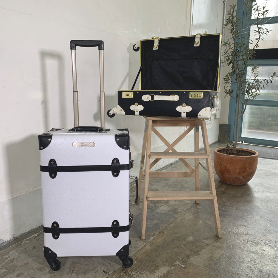 ツキウタ。 受注生産限定商品 瑞々しい キャリーケース スーツケース ツキウタ。 受注生産限定商品 瑞々しい キャリーケース スーツケース