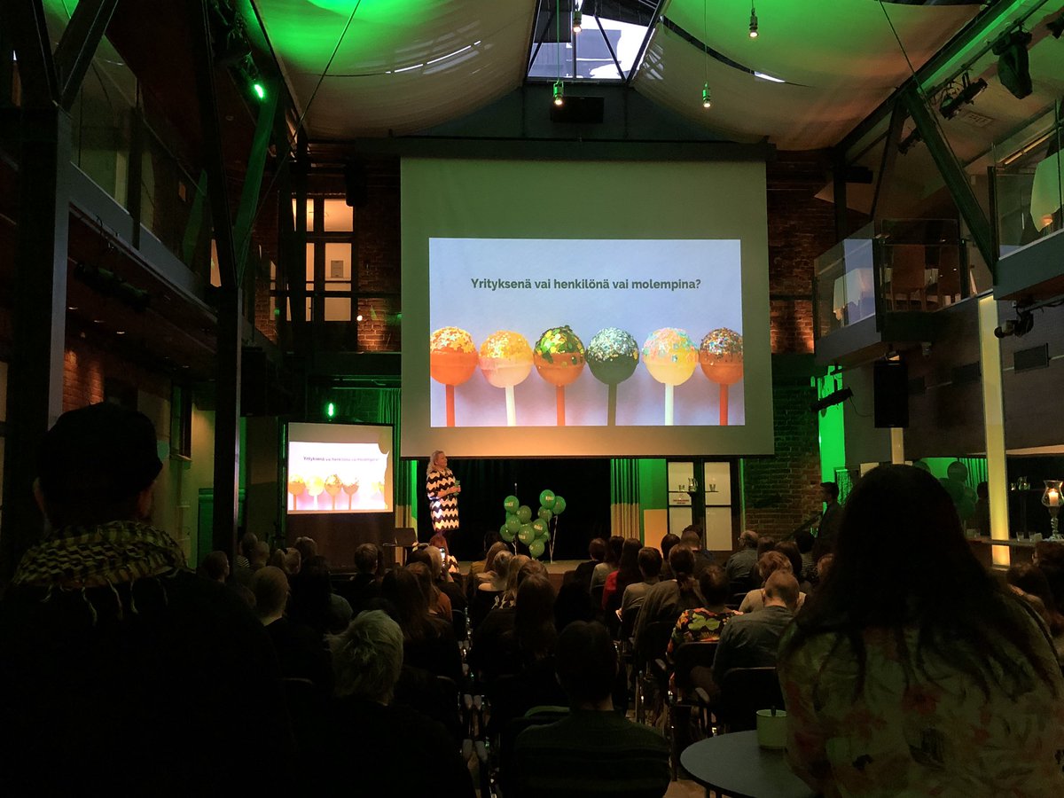 Parhaillaan käynnissä #kuulufestarit. <a href="/JonnaMuurinen/">Jonna Muurinen</a> aloitti päivän digimarkkinoinnin strategialla. 🔥