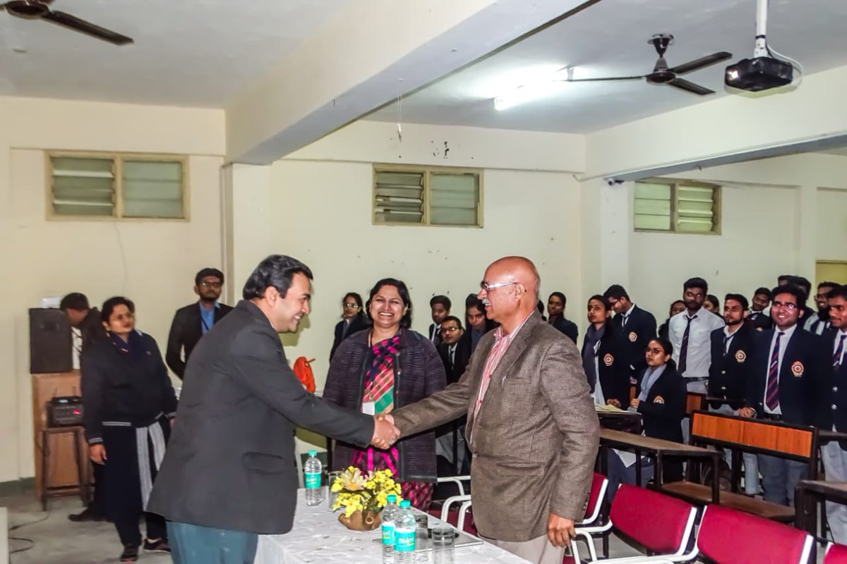 oistbpl's tweet image. #OrientalCollege #Expert_Lecture at #OCT