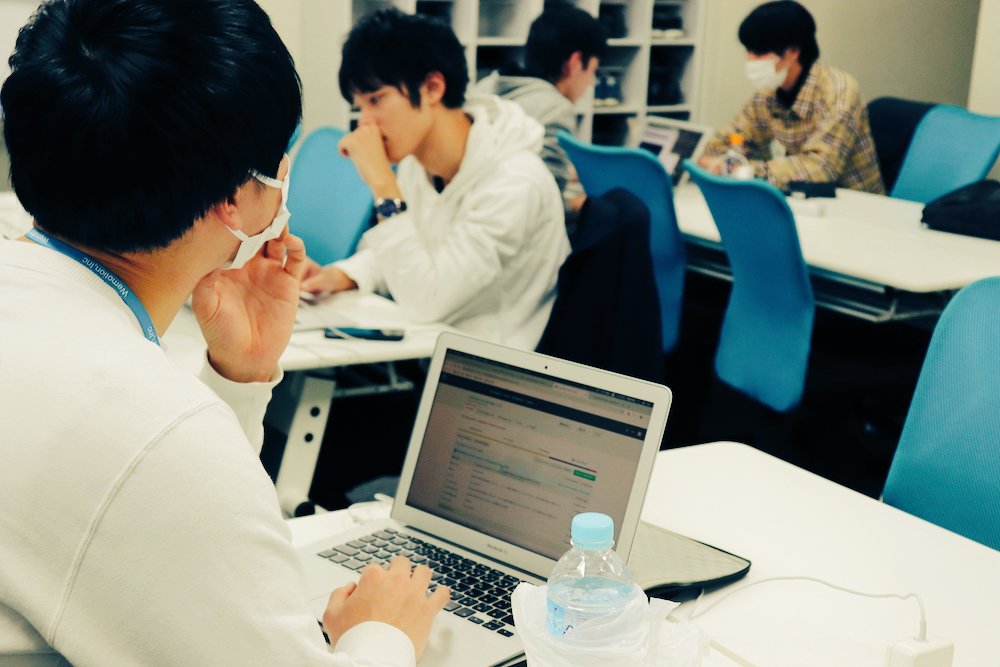 prog_Urlife's tweet image. 【vscodeを使った開発体験】
弊スクールでは、エディタを活用した効率的なweb開発を学べる体験会を随時開催しています。
基礎的なhtml cssの記述と、vscodeの環境設計、エメットを使った効率的な開発を学べる内容となっています。

参加の申請は、こちらのアカウントのDMにご連絡ください😊