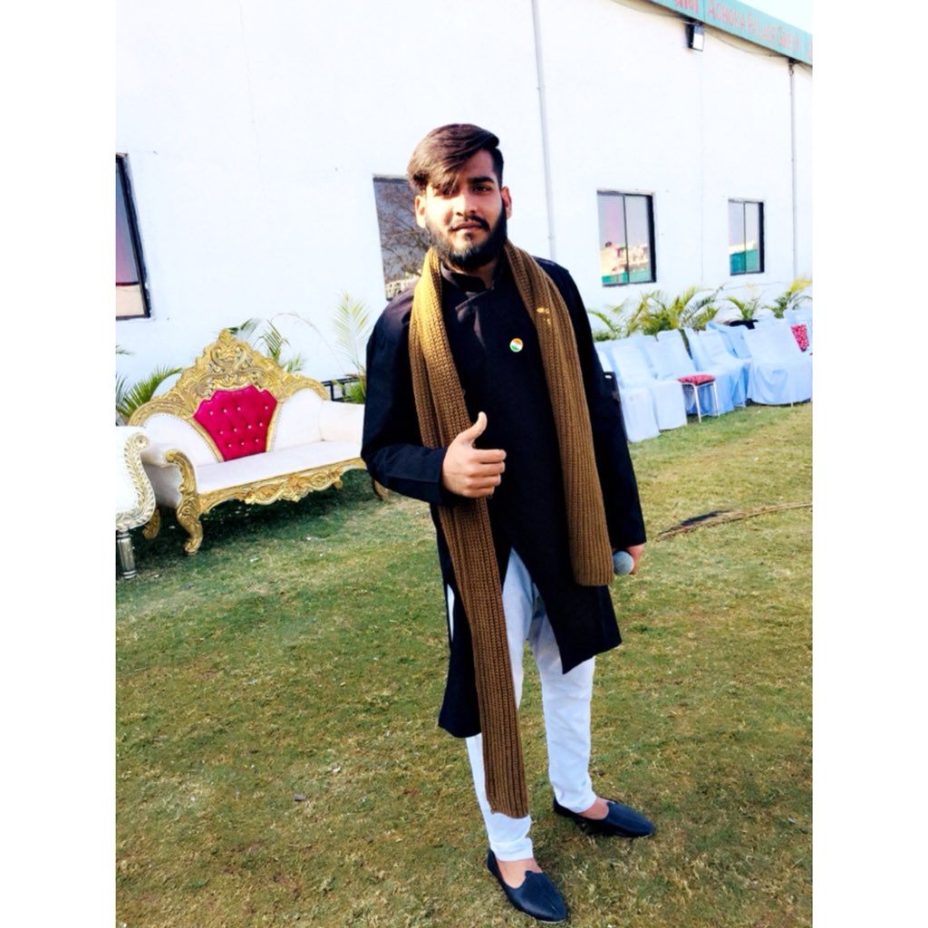 rjamanofficial's tweet photo. Success is not final, failure is not fatal: it is the courage to continue that counts.
#fmtadka #rjaman #showtime #spacial26 #indian #posetime #radiojockey #videojockey #travellerjock #udaipurlocal #twitter https://t.co/f1HeMnaAYn