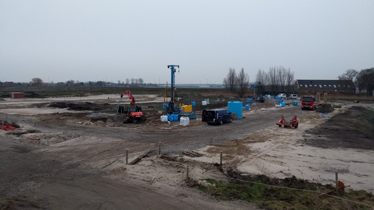 En ook in #Koningskwartier <a href="/Zuidplas/">Gemeente Zuidplas</a> zijn we gestart met boren van de bronnen voor de warmtepompen voor 46 woningen in fase 4 @Synchroon @REMONGroep <a href="/ithodaalderop/">Itho Daalderop</a> <a href="/f_doff/">Frank Doff</a>