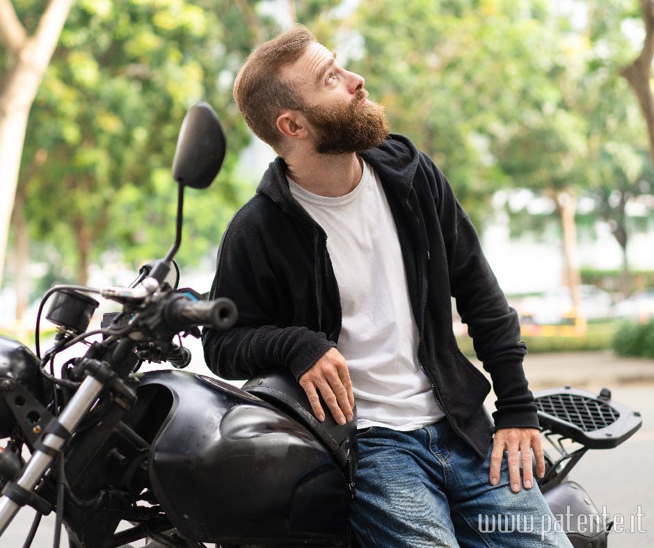 Nuova circolare di chiarimento sui nuovi #esami di #pratica sui #motocicli. I #cronometri dovranno essere automatici. patente.it/attualita/nuov…