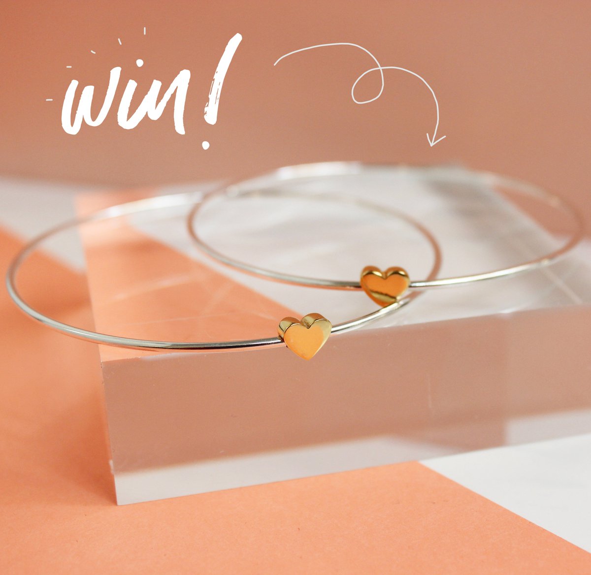 jewelleryboxuk's tweet photo. Fancy a #WednesdayWin for you and your bestie? We're giving away 2 x sterling silver love heart bead stacking bangles to one lucky winner! 💕
To Enter:
1) Follow us @jewelleryboxuk 
2) Like &amp; RT this tweet! 
winner will be chosen on 01.02.19 @ 1pm https://t.co/tsIuKrpY1w