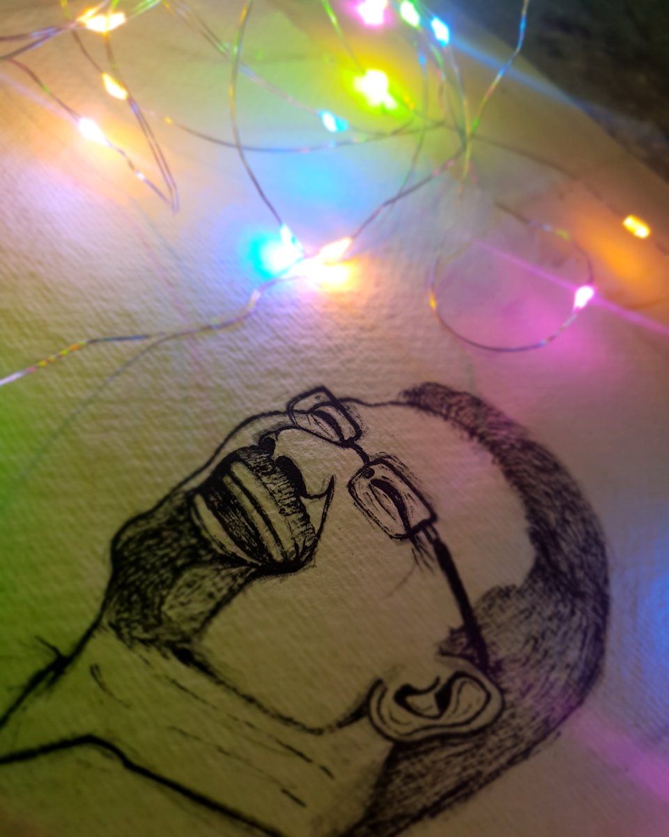 akshayaa_8's tweet photo. Making of the legend ❤
#penandink #lights #Maniratnam #dearmanisir @ManiRatnamFC @hasinimani #processsketch #illustration https://t.co/hvJd70Ur8A