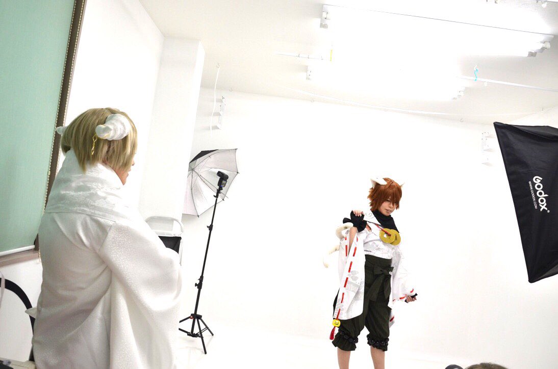 ayato_01ha04's tweet photo. 【コスプレ】③オフショ編
百鬼夜行 守人→璃亜(@RiAvAnilla227 )
百鬼夜行 空 →あやと
スタジオ→StudioANGLE様(@Studio_ANGLE )
撮影・アシスタント→きい(@Flow3726 )
きいちゃんありがとうございましたー♡♡♡
#コスプレ
#ALIVE
#SOARA
#StudioANGLE https://t.co/EtQ0FqUfsJ