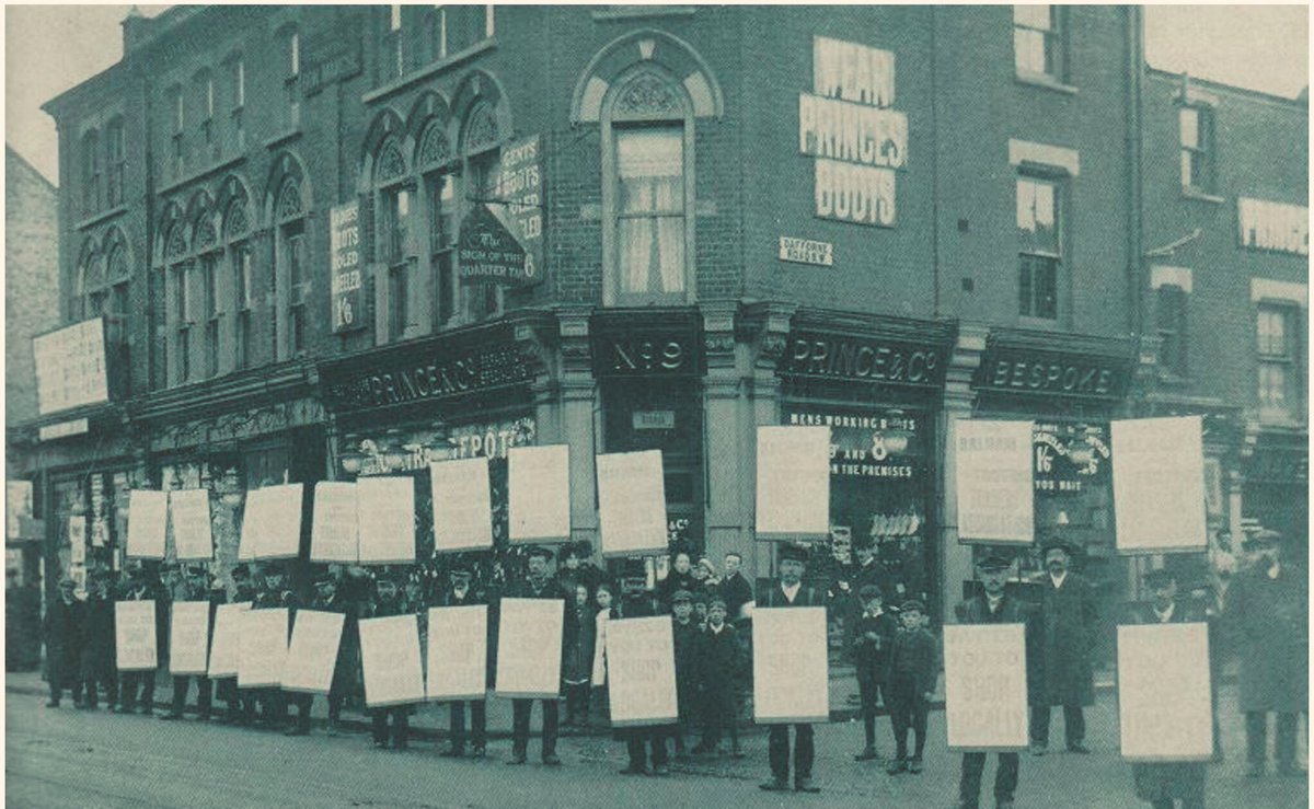 summerstown182's tweet photo. Looking forward to my ‘Tooting Characterisation Study’ interview this evening at the fab #Chatkhara #UpperTootingRoad @TootingBB Photo of previous life courtesy of equally fab Marion & Graham Gower #Tooting #PicturesFromPostcards book https://t.co/3JPeyPCfKB