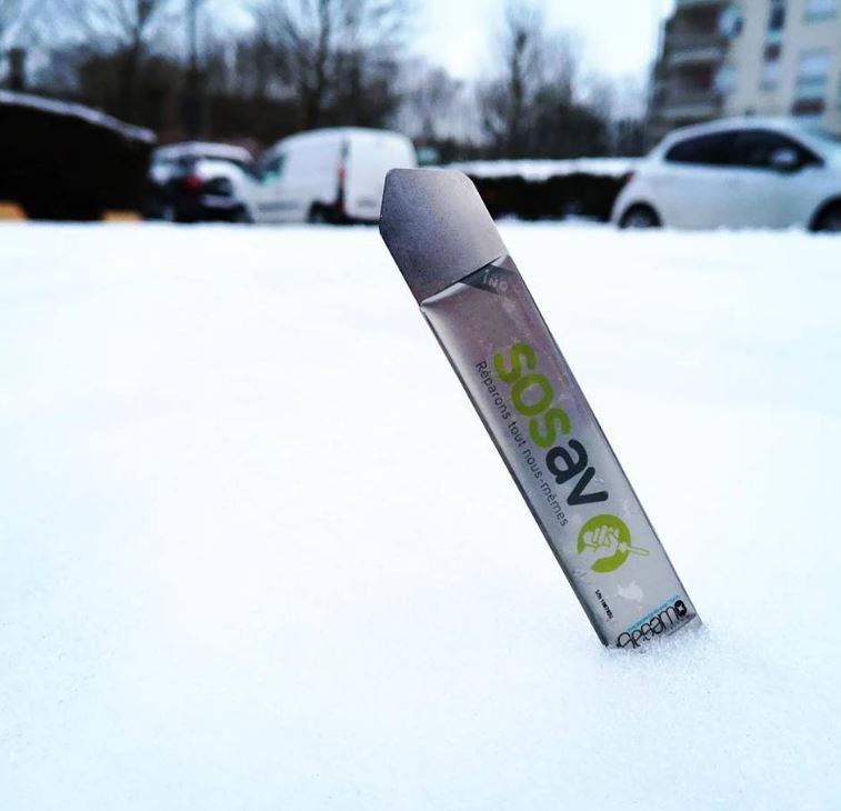 On est sous la #neige mais on est quand même là ! #riennenousarrete
Notre spatule iSesamo a voulu faire du ski....
Et vous, pas trop dur aujourd’hui ?

#gabriel #tempetedeneige #tempetegabriel #verglas #ilneige #hiver #flocondeneige #isesamo #E1Neige #reparationiphone #froid