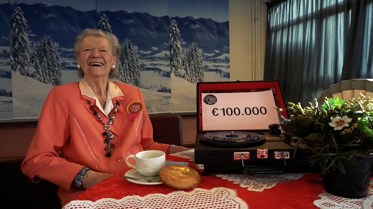 Aan <a href="/LidlNederland/">Lidl Nederland</a> én alle donateurs van dansplaatjes, flessenbonnen en kerstpakketten: een diepe buiging, dank, dank, dank! Samen met <a href="/Ouderenfonds/">Nat. Ouderenfonds</a> kunnen we hierdoor door het hele land Danspaleizen houden!