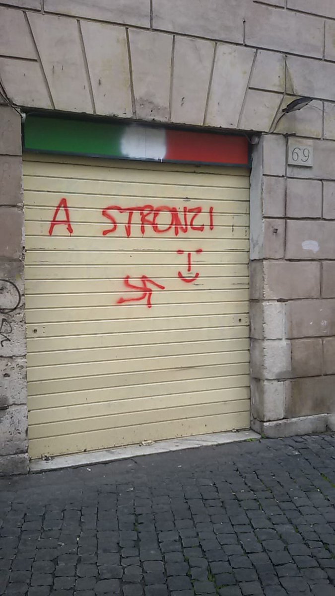 andcasu's tweet photo. Ancora un insulto e una svastica ma l'odio dei nuovi fascisti non ci fermerà mai, solidarietà a tutti gli iscritti @PDPrimoRoma e avanti con il nostro impegno. Domani tutti a @pdgiubbonari per onorare Settimia Spizzichino unica donna sopravvissuta a rastrellamento Ghetto di Roma! https://t.co/XeNE4zRomT