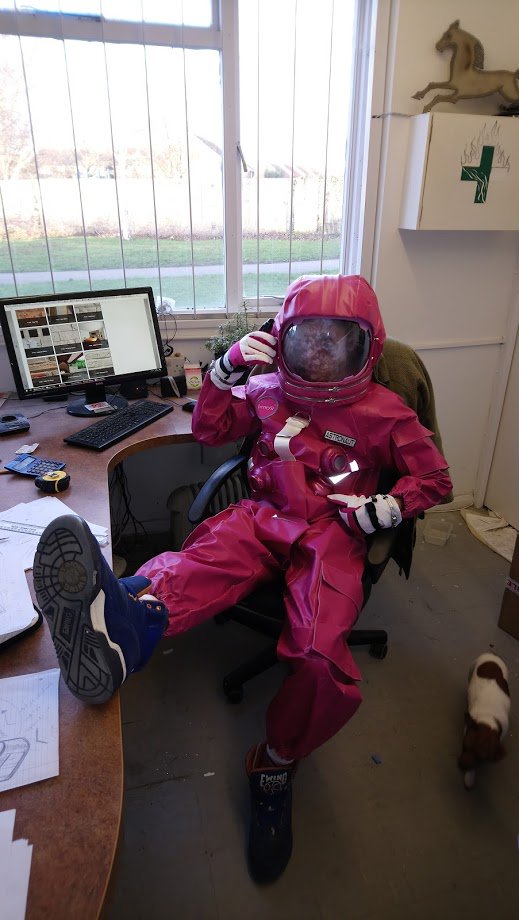 bigstuffdesign's tweet image. Would anyone actually refer to their job as 'out of this world'? #justAnotherDay #officelife #Pink #RealityCheck #starman #busy It is really that cold in here.