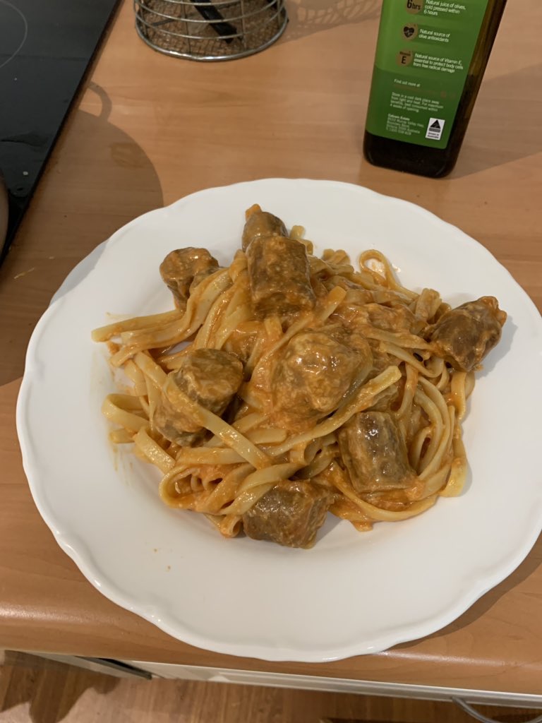LFelmingham's tweet image. The once a year meal. Spaghetti and sausages. Aussie beef sausages, Aussie Durham fettuccine, Aussie Colby cheese, Aussie condensed tomato soup. @billshortenmp #aussieproduce #aussie #supportaustralian #dadsturntocook