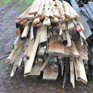 WhitmoresTimber's tweet photo. Chilly this morning, Whitmore's Timber have you covered for firewood, Available for collection today 
Small Bags £5 each 
Ton Bags £60 each
Stillages £100 each
Collection only
Call 01455 814000 or 01455 209121 else email - esales@whitmores.co.uk or just drop in ... https://t.co/j0gkciJVy1