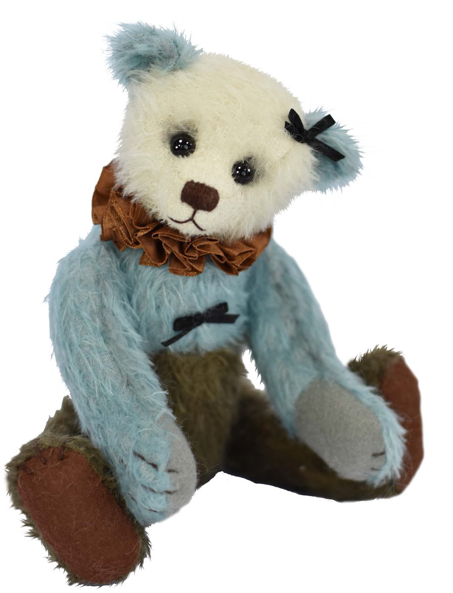 AMIntAgencies's tweet photo. Introduce our unique, original, exquisite Teddy bears, "CLEMENS BEARS"  2019!!  Come and see us at Hall 5, L40 @NEC #springfair2019 #teddybears #clemensbears #deansbears # newproucts #original #unique # https://t.co/aTUjDWgVC3