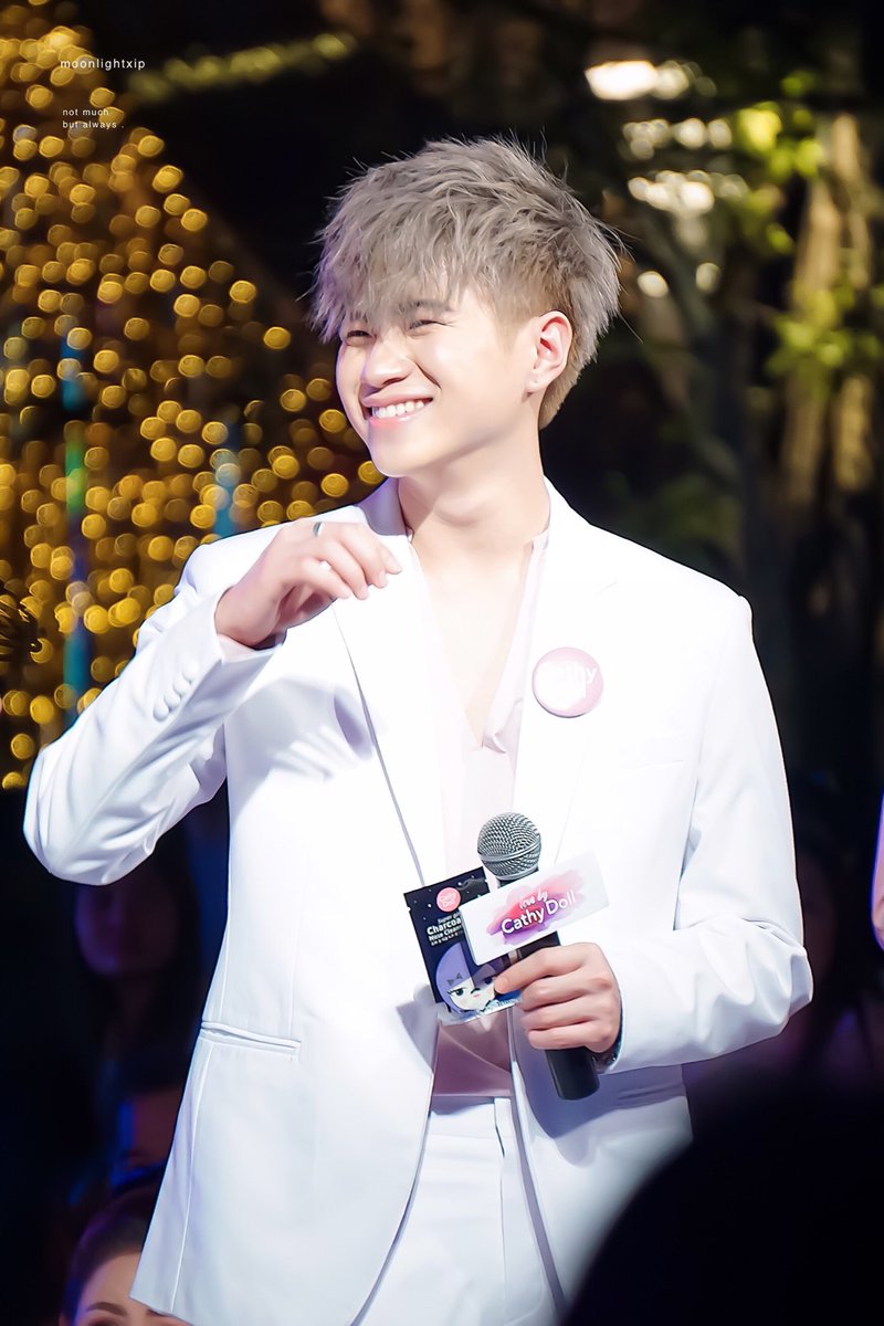 moonlightxip's tweet photo. HQ - 20190124 💜
สดใสแบบพระจันทร์ชุบแป้งทอดไปเล้ย 🌙
#LovebyCahtyDoll 
#คนของแปลน https://t.co/0qvFuxO9QU