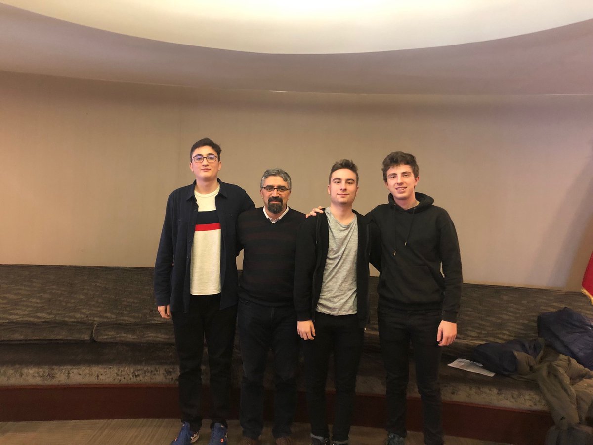 Bau de öğrencilerimizin sunduğu projeleri Rektör danışmanımız ⁦<a href="/turgaypolatt/">Turgay Polat</a>⁩ a sunduk.Kendisininde  desteğiyle projemizi geliştirme şandı yakaladık ⁦<a href="/dilek_ikizoglu/">Dilek</a>⁩ ⁦<a href="/MehmetSelbasan/">Mehmet Selbasan</a>⁩ ⁦<a href="/fazilet_tufekci/">Fazilet İnce</a>⁩ ⁦@ugurlufizik⁩ ⁦@ugurlubiyoloji⁩