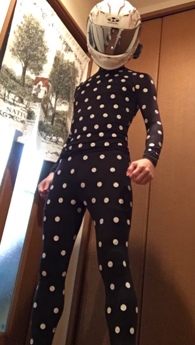 riku3179's tweet image. ZOZOスーツが来た‼︎
早速、試着してみた‼︎
#zozosuit #ZOZOスーツ